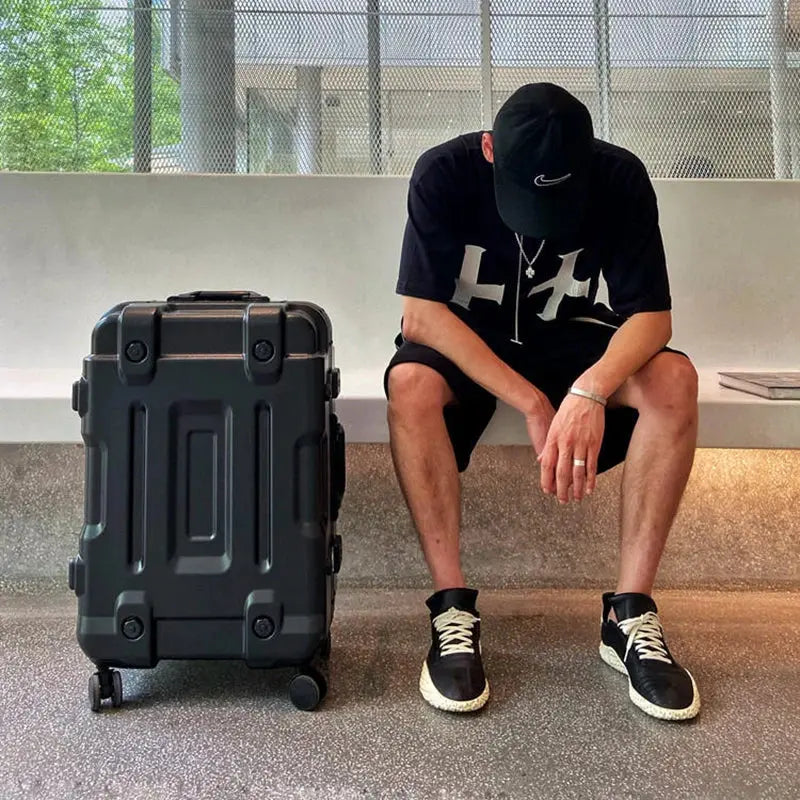 Valise Cabine Aspect Aluminium et Robuste - Voyage Serein