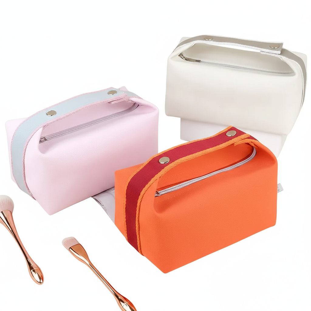 Trousse de toilette à poignée