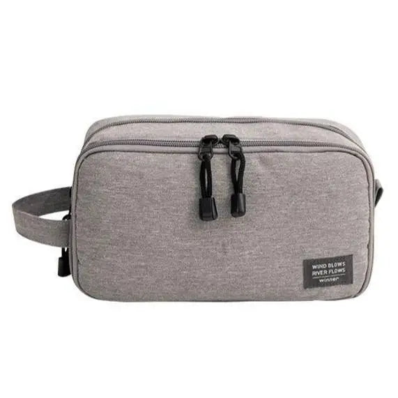 Trousse Toilette Homme look Wind Blows River Flows - Voyage Serein