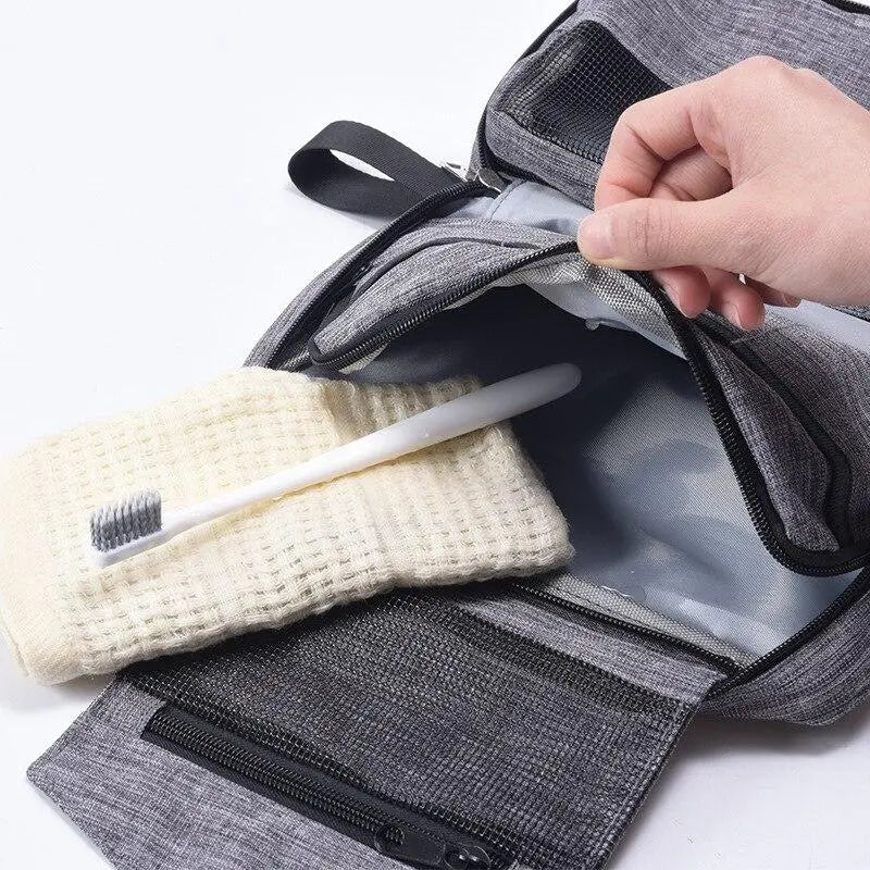 Trousse de Toilette à Suspendre Look TravelBasics Grise - Voyage Serein